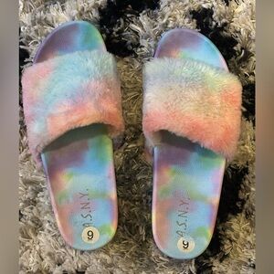 ASNY Tie-Dye Fuzzy Slides